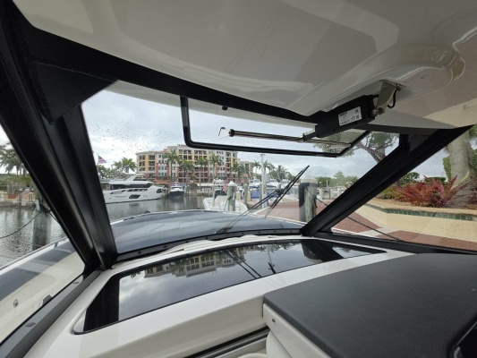 BFT 42ft Boston Whaler Yacht For Sale