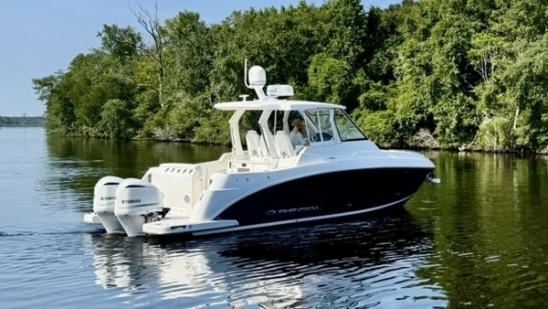 Regal 33 SAV Yacht For Sale