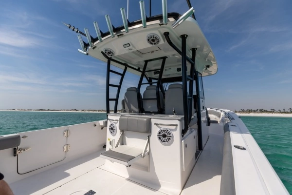 2023 Everglades 36