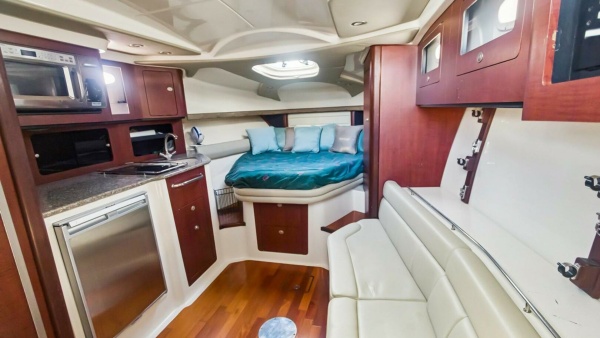 HAMMERHEAD II 34ft Boston Whaler Yacht For Sale