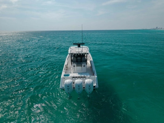 Everglades 365 CC Yacht For Sale