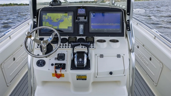2005 Triton 34
