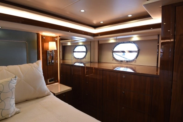 2019 Viking 80