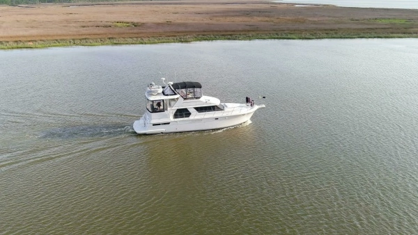 1997 Carver 44