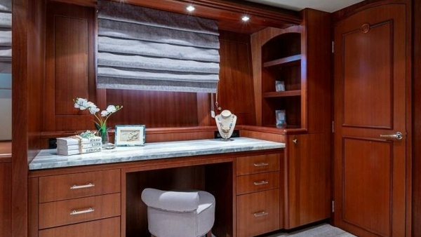 Magnum Ride 100ft Hatteras Yacht For Sale