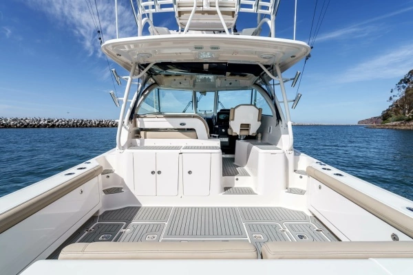 Pursuit 385 Offshore Yacht For Sale