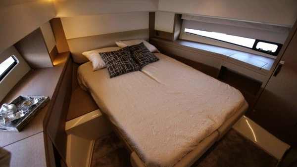 2018 Prestige 46