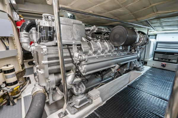 Denise 76ft Pershing Yacht For Sale