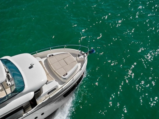 2019 Absolute 52