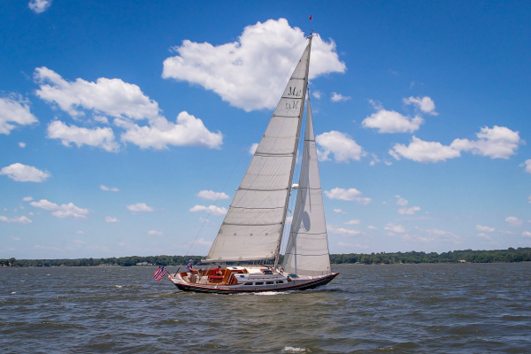 Encore 42ft Morris Yacht For Sale