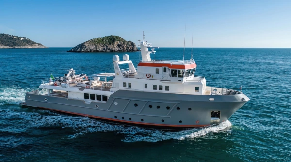 2028 Ocean King Explorer 130