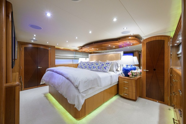 MAGIC 100ft Hatteras Yacht For Sale