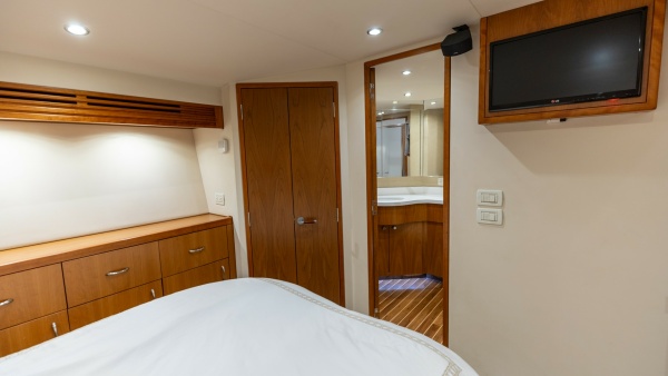 Knot Diggin 60ft Hatteras Yacht For Sale