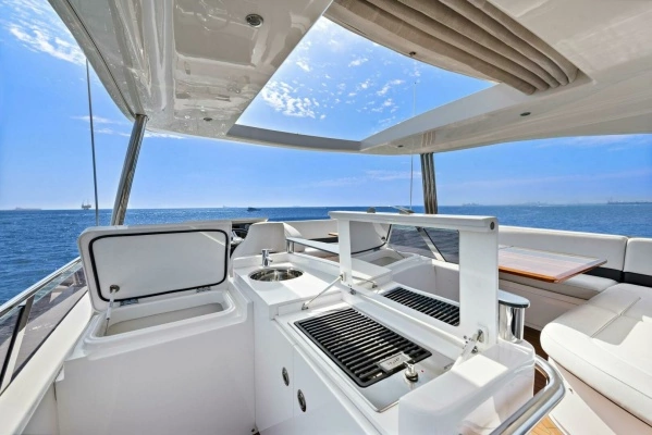 2015 Princess 72
