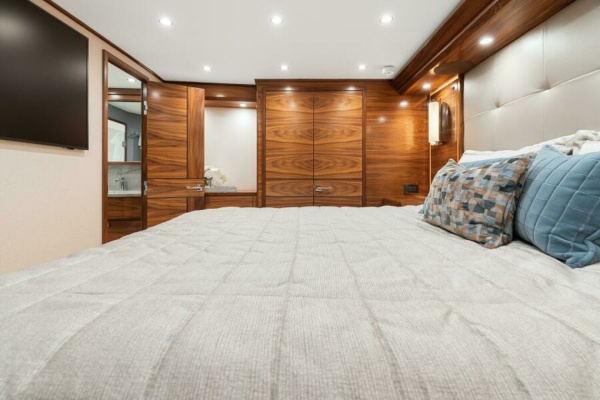 Viking 74 Convertible - Master Stateroom