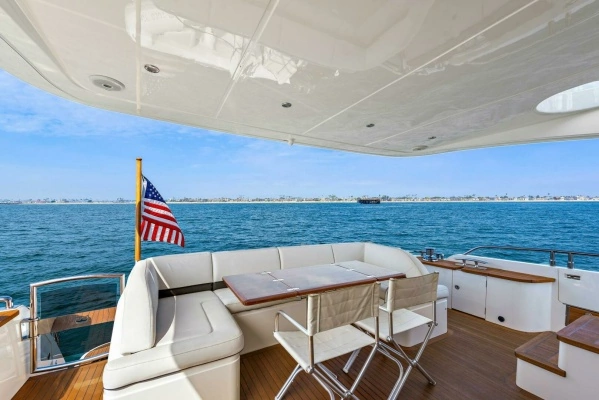 2015 Princess 72