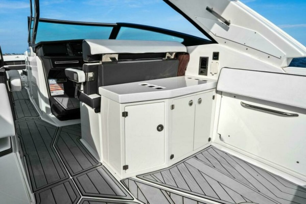 2023 Monterey 385 SS - Storage