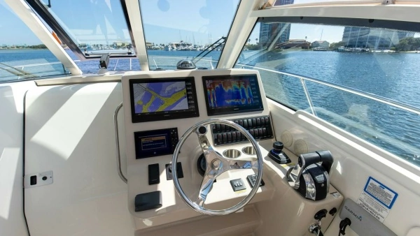 2019 Boston Whaler 34