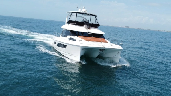 2021 Aquila 44