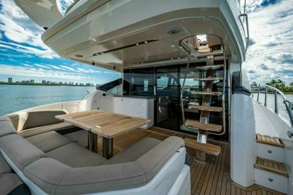 Princess S65 Yacht For Sale