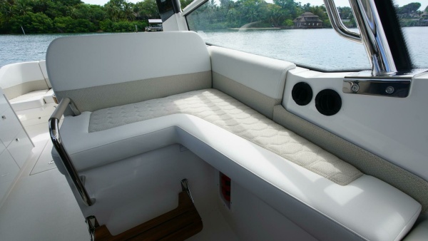 In Stock 2025 Nimbus W11 60 40ft Nimbus Yacht For Sale