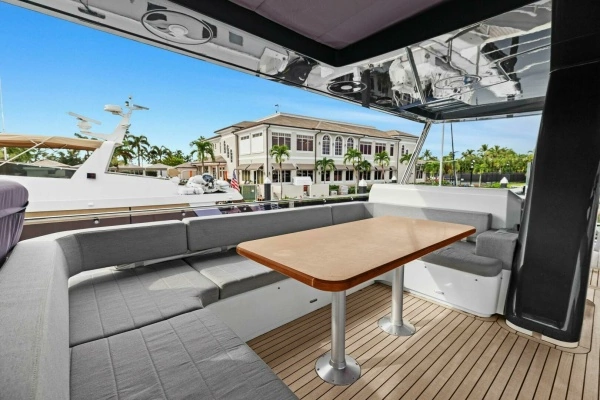 2021 Sirena 64