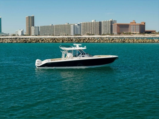37-ft-Pursuit-2019-S 368-Moon Dogg-Orange Beach Alabama United States yacht for sale
