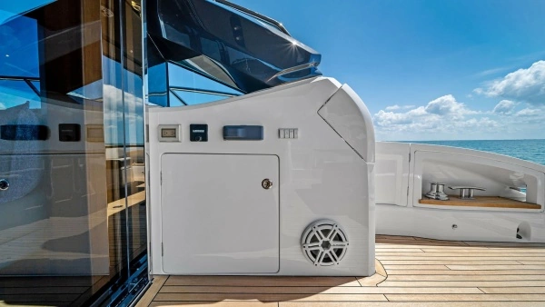 2019 Princess 65
