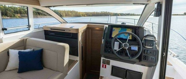 Nimbus 365 Coupe Helm