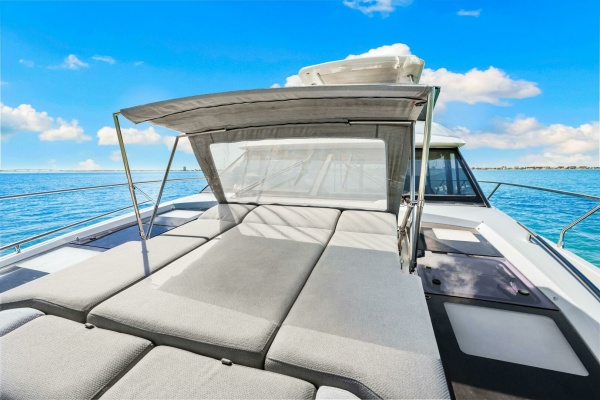 2019 Prestige 630 Flybridge - Bow Seating 