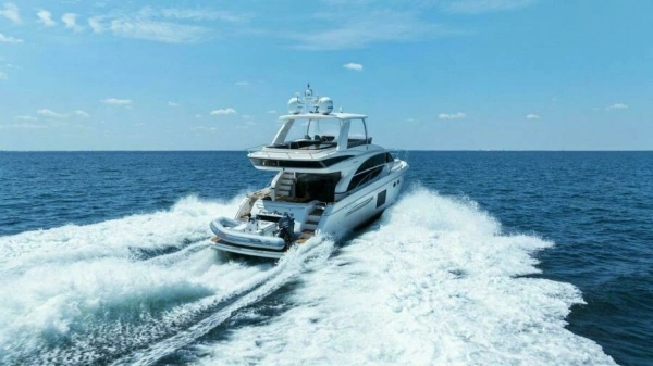 2016 Princess 60