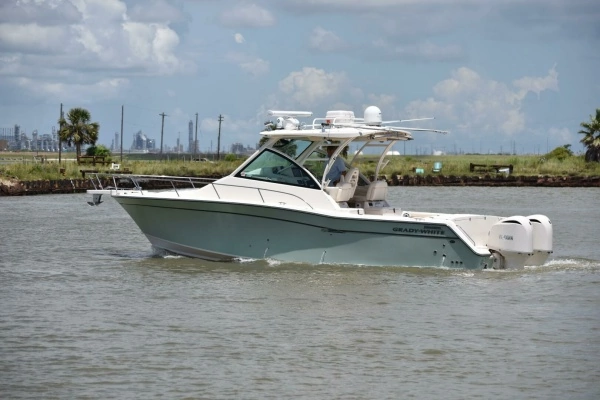 2016 Grady-White 33