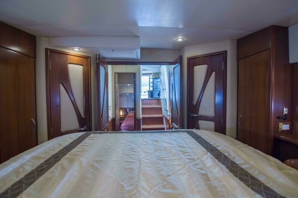 IMMERSED 52ft Silverton Yacht For Sale