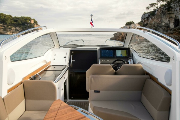 Nimbus Weekender 9 Aft Seating and Helm