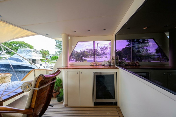 FOREVER YOUNG 78ft Hatteras Yacht For Sale