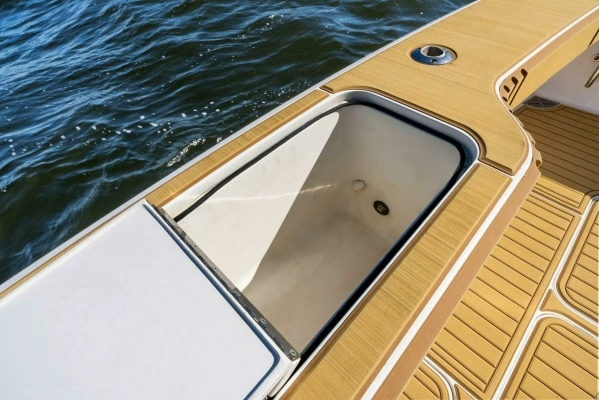 2002 Viking 65