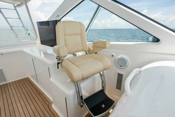 2015 Viking 52