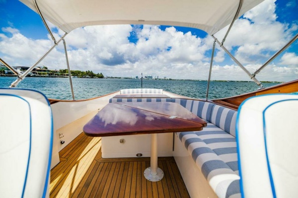 Tira Bella 30ft Hinckley Yacht For Sale