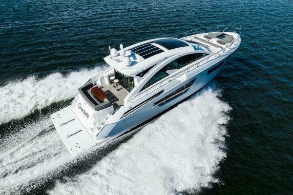 2019 Cruisers Yachts 60