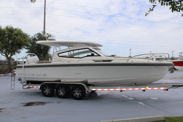 30ft Nimbus Yacht For Sale