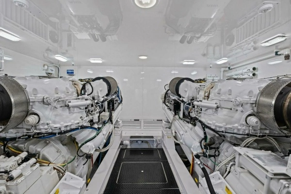 2012 Viking 82