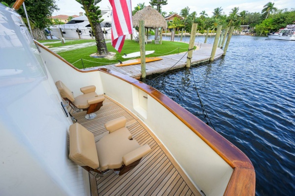 FOREVER YOUNG 78ft Hatteras Yacht For Sale
