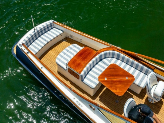 Tira Bella 30ft Hinckley Yacht For Sale