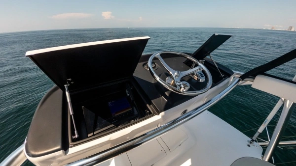 2021 Hatteras 65