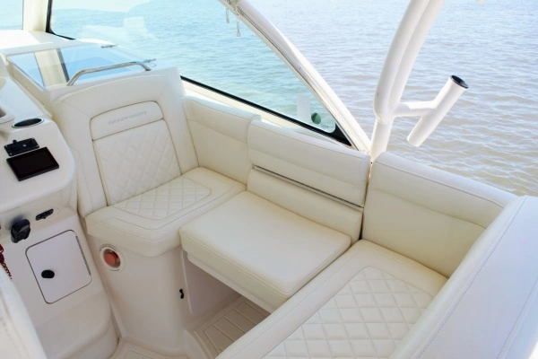 Grady-White 370 Express Yacht For Sale