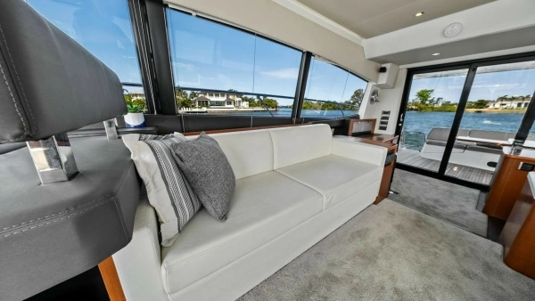 2015 Prestige 55