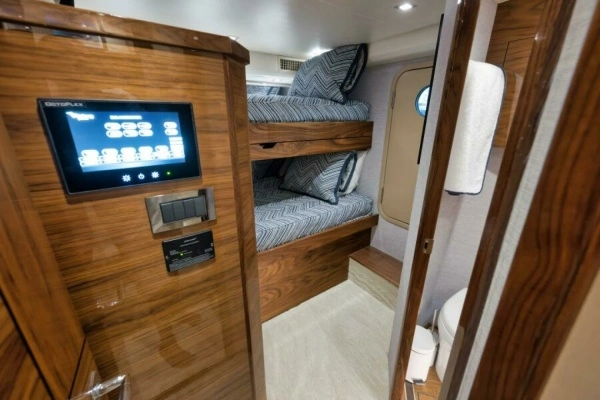 2024 Viking 68