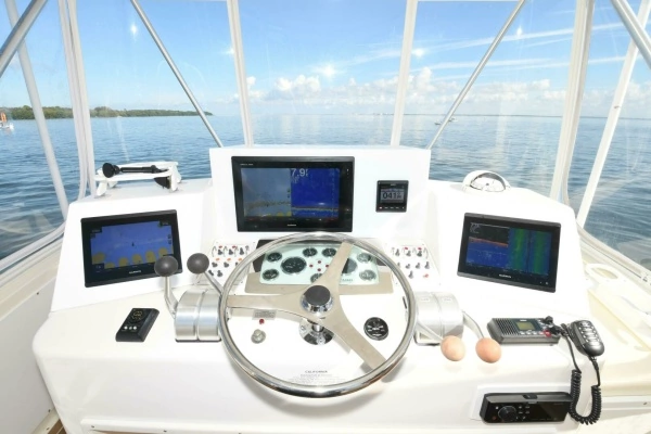 2001 Cabo 35