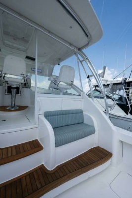 Viking 42 - Drop'Em - Cockpit