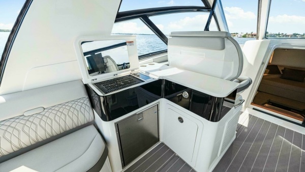 Golden Ticket 37ft Sea Ray Yacht For Sale